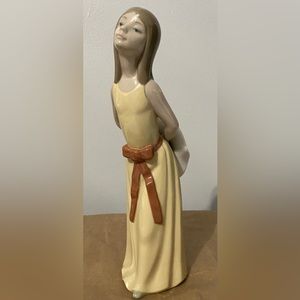 Lladro 5006 Naughty girl